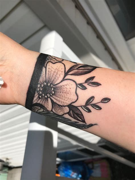 flower band tattoo